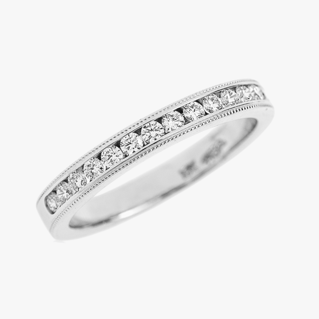 Ehering mit Diamanten in Weißgold