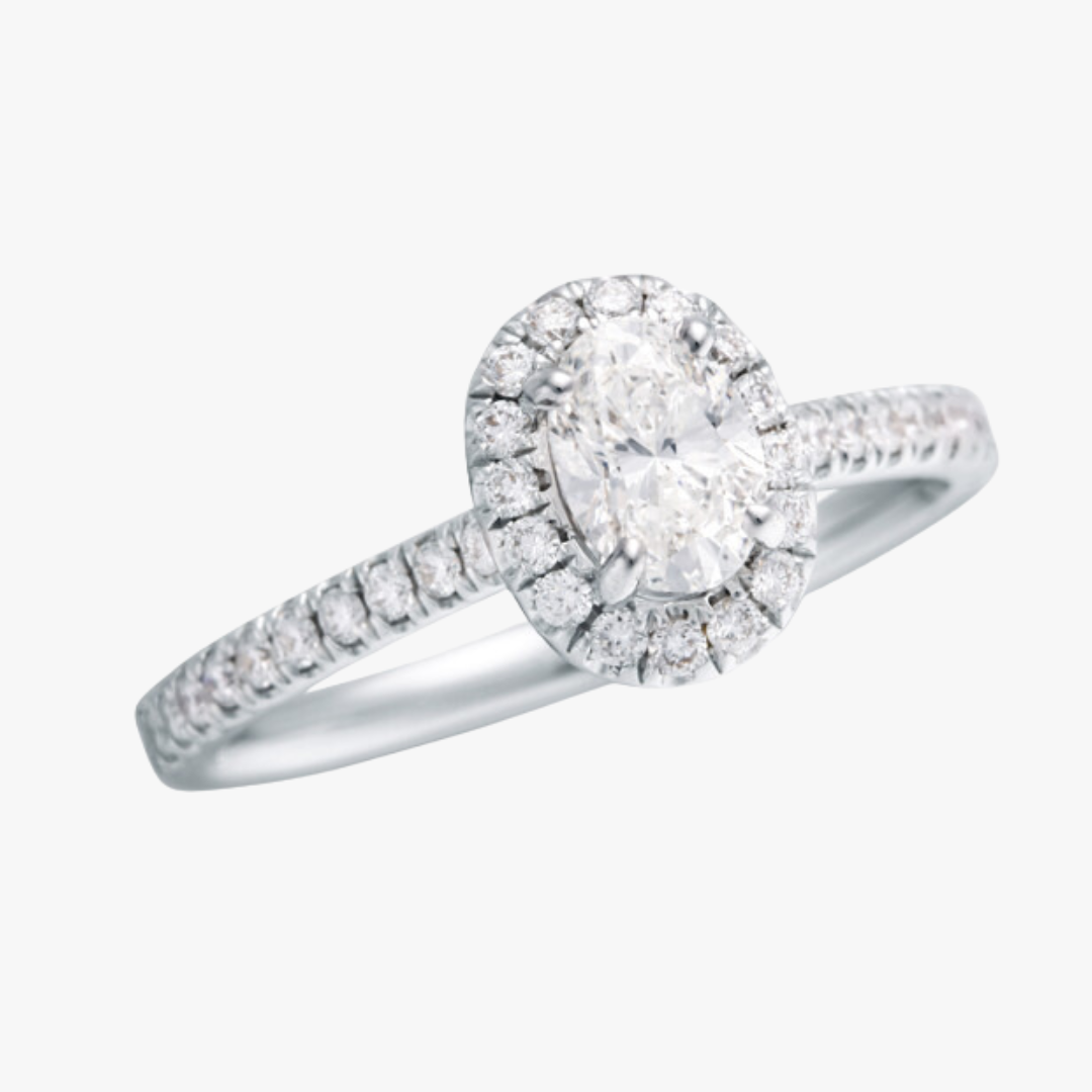 Ovaler Diamantring in Weißgold bei Barrys Juwelier