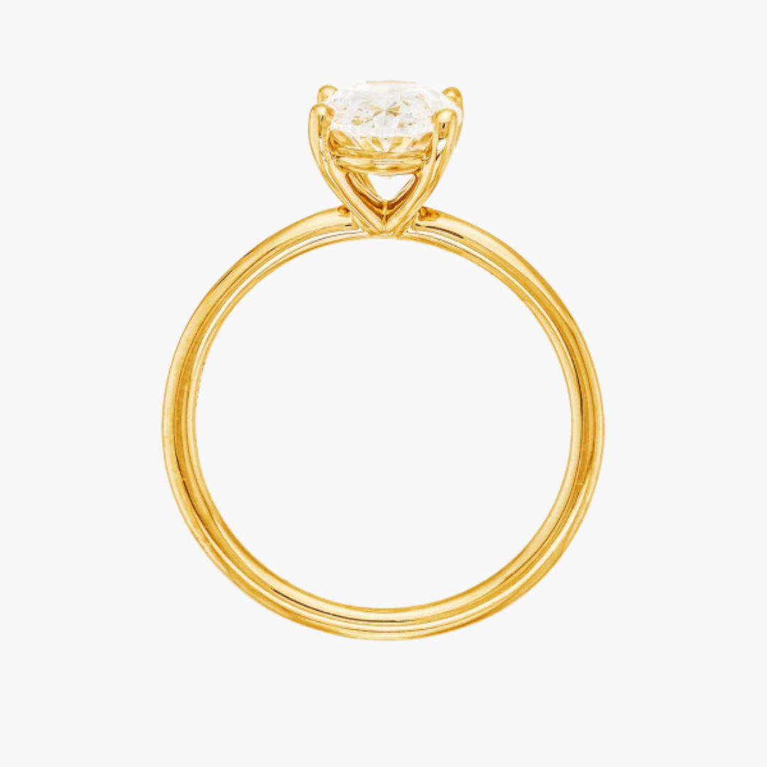 Verlobungsring mit großen Oval Diamant Seitenansicht