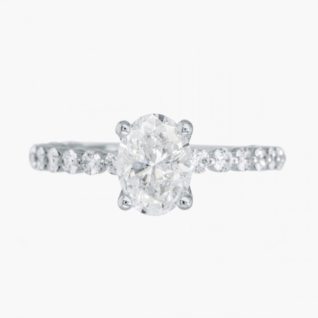 Verlobungsring mit ovalen Diamant von Maple Leaf Diamond