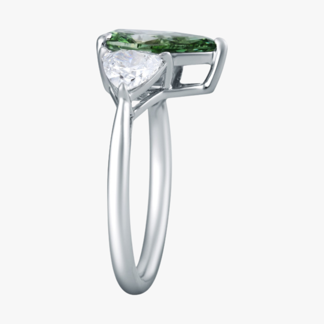 Grüner Pear Shape Diamant Ring