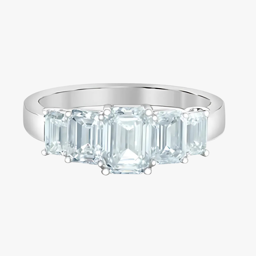 Diamantring mit Labor-Diamanten