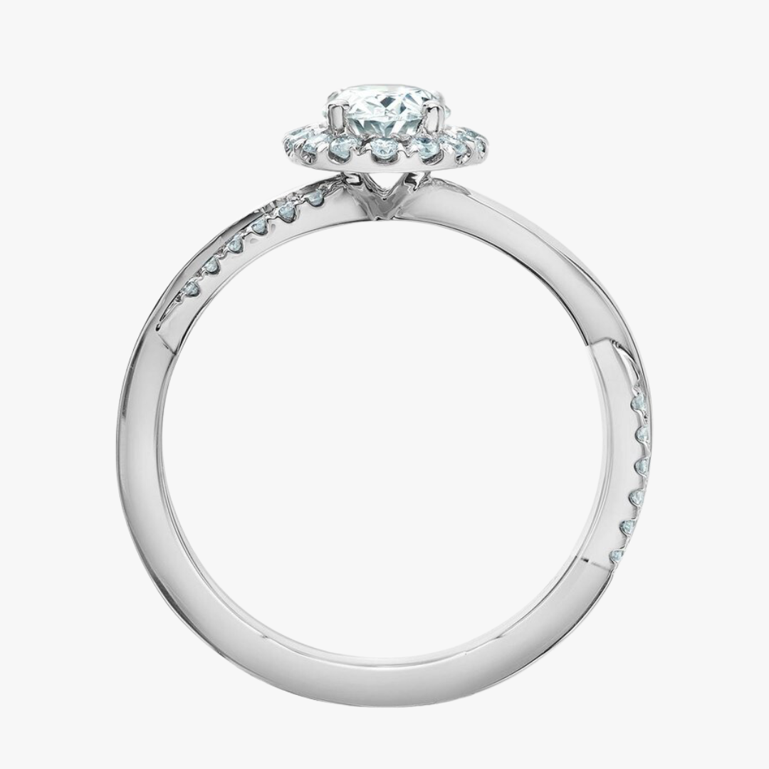 Verlobungsring mit Oval Diamant bei Barrys Juwelier