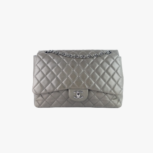 Chanel Maxi Flap Bag in Grau