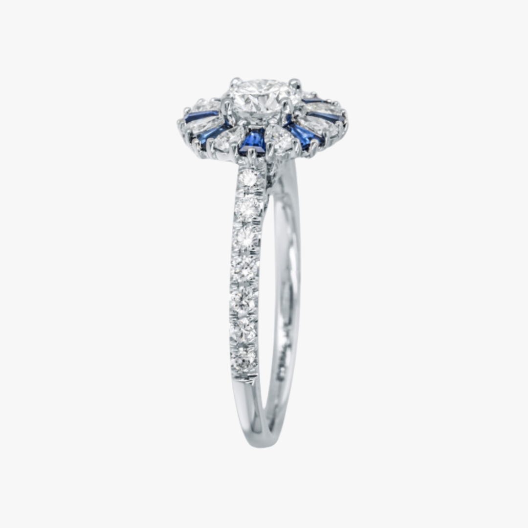 Engagement ring 18kt white gold with sapphire and diamonds