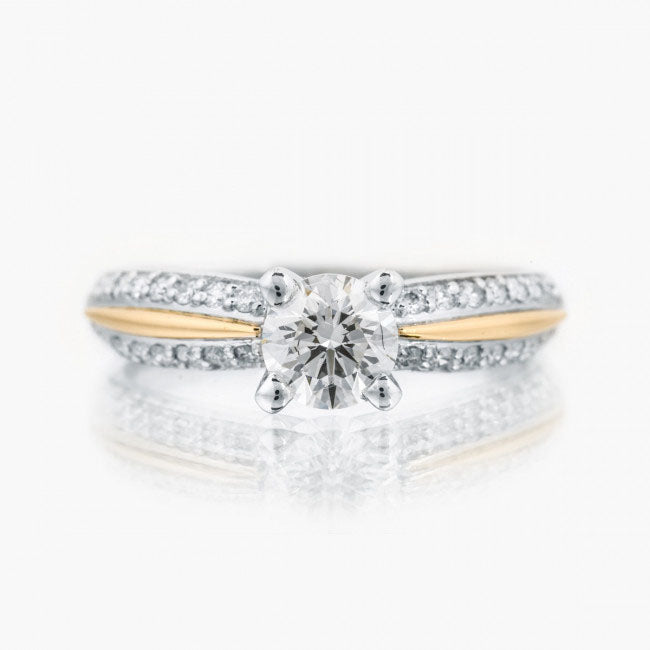 Gelb-und Weißgold Diamant Verlobungsring von Maple Leaf Diamonds