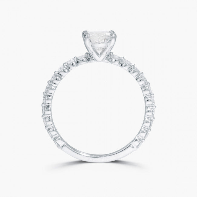 Verlobungsring mit ovalen Diamant von Maple Leaf Diamond