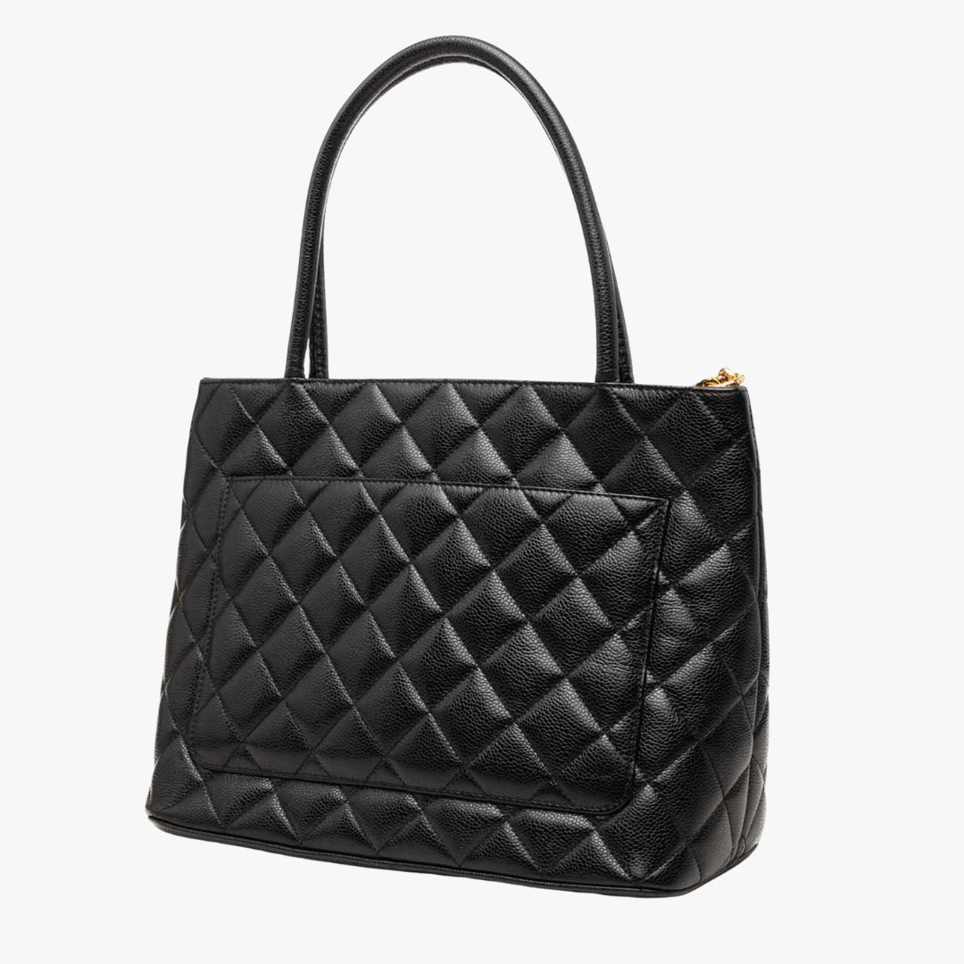 Chanel Medallion Quilted Caviar Tasche
