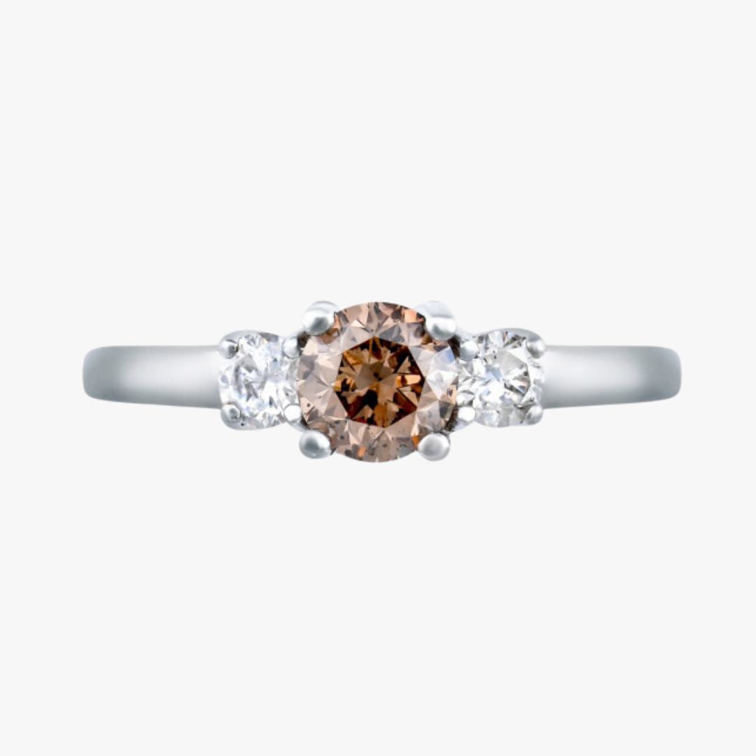 Color Diamond Engagement Ring bei Barrys Juwelier