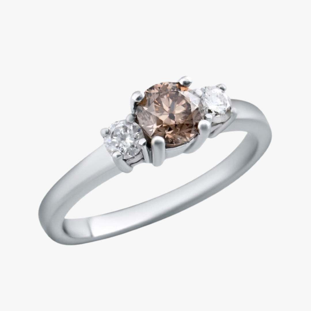 Color Diamond Engagement Ring bei Barrys Juwelier